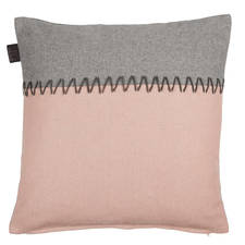 KAAT Amsterdam Cameroon Zacht Roze Wol-Polyester-Nylon-Acryl Sierkussen KAAT Amsterdam Cameroon Zacht Roze Wol-Polyester-Nylon-Acryl Sierkussen